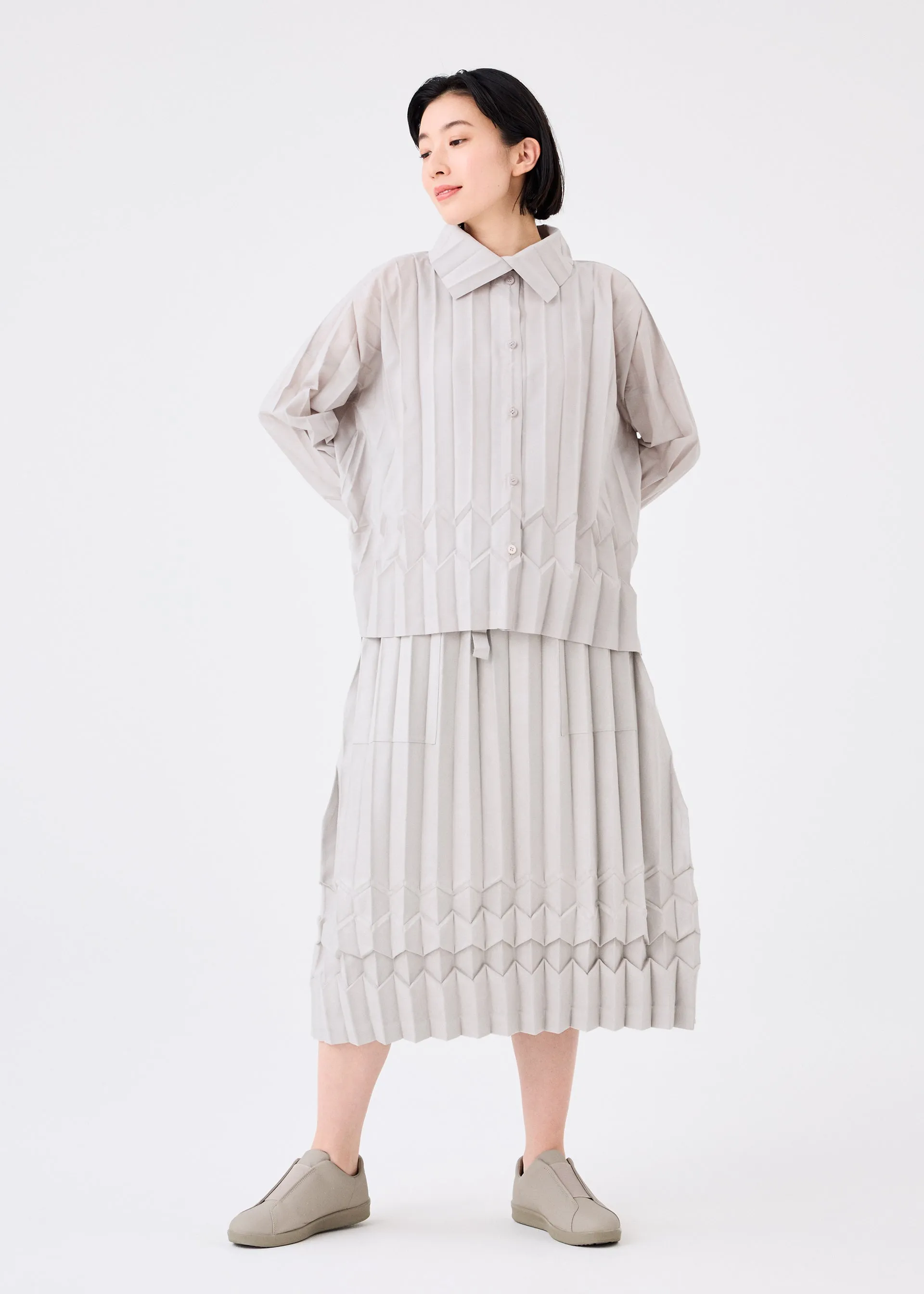 CUBE PLEATS BOTTOMS sold by Issey Miyake product image thumbnail 4