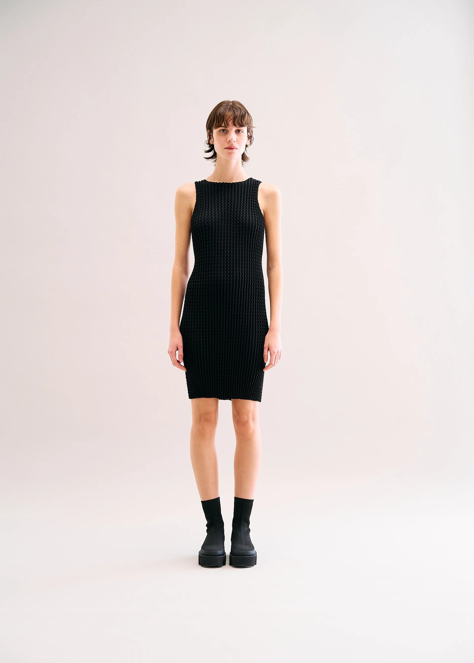 SPONGY BK/WT-38 DRESS sold by Issey Miyake product image thumbnail 3