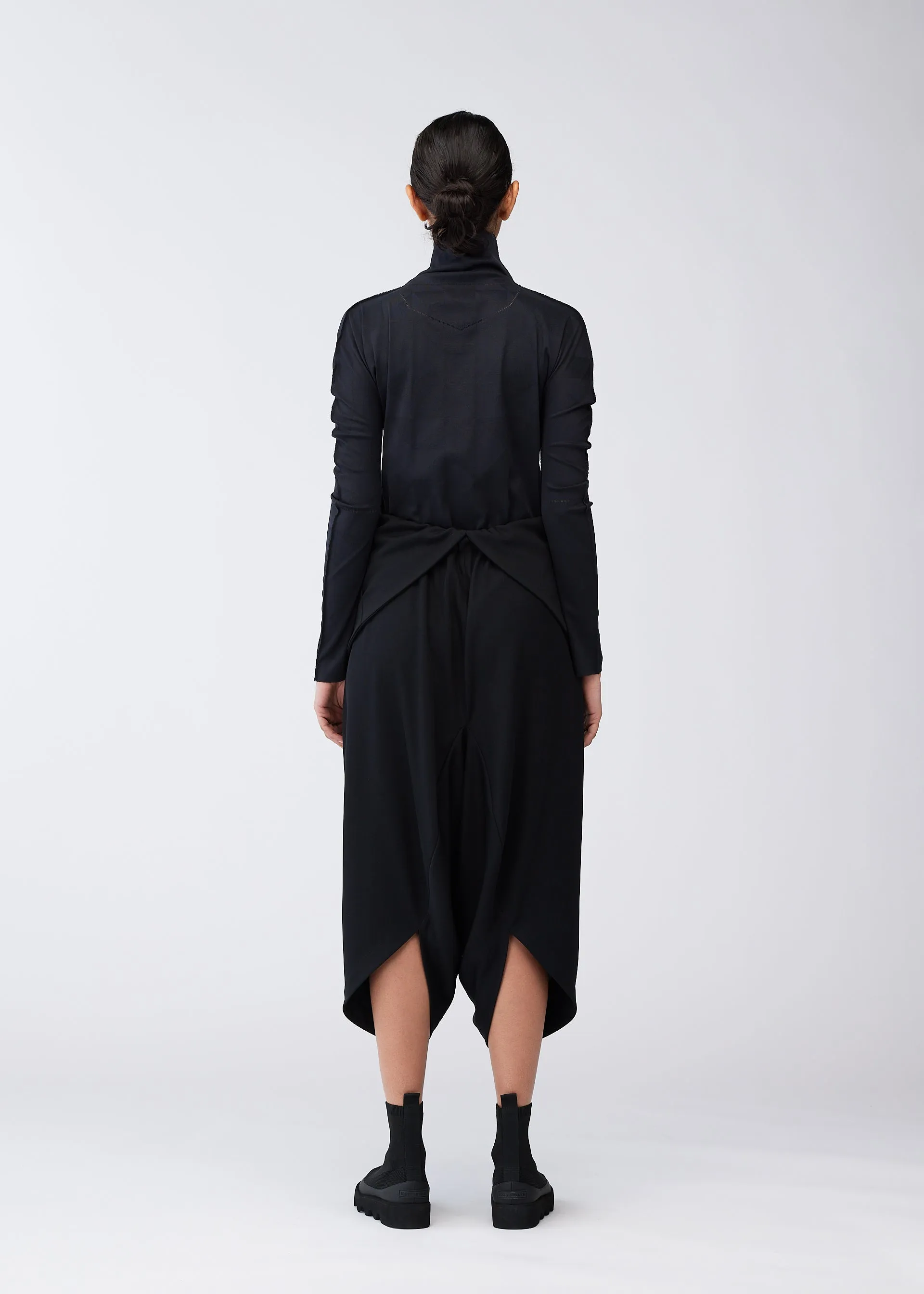 132 5. PANTS sold by Issey Miyake product image thumbnail 4