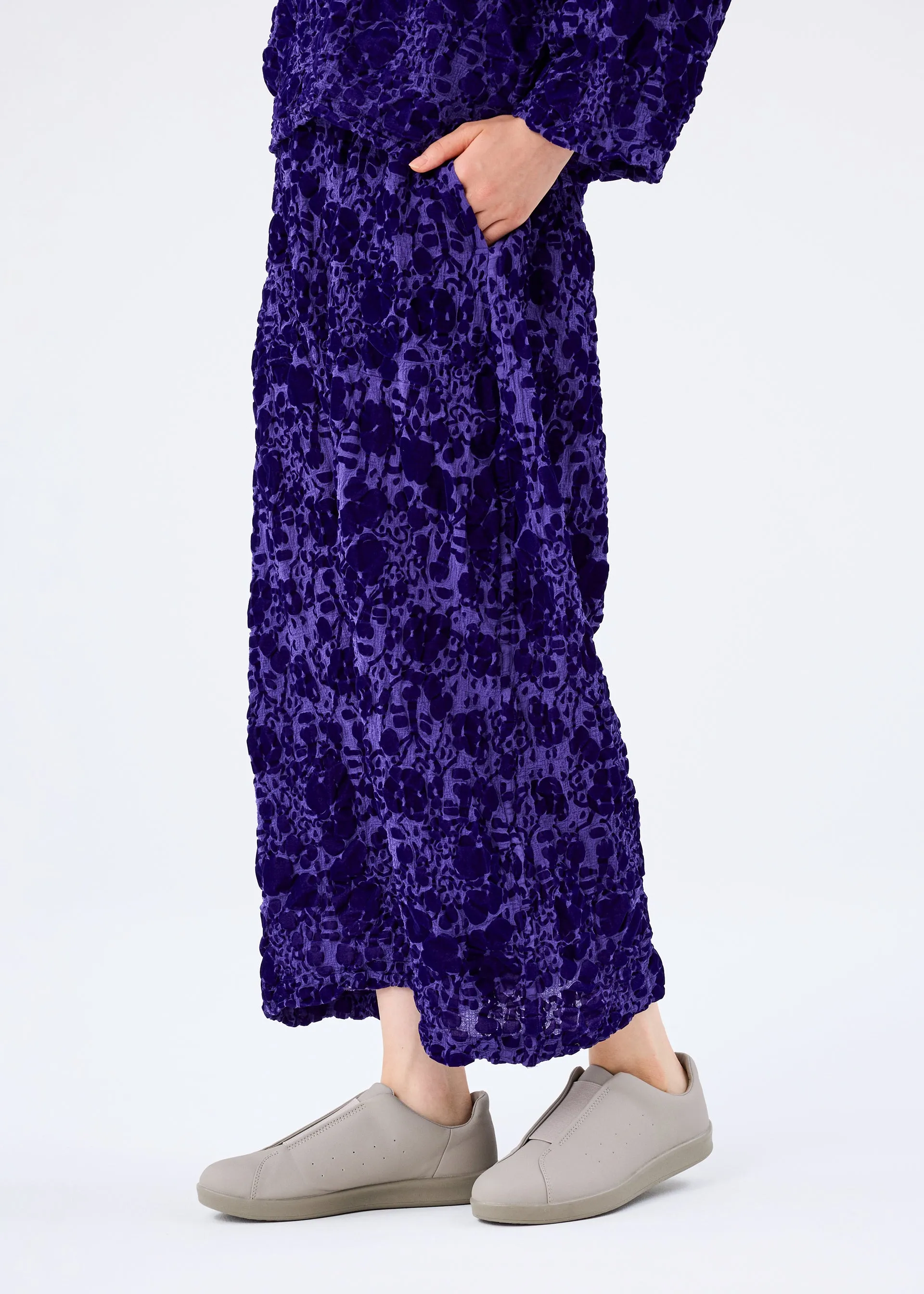 TREE FLOCKY CAULIFLOWER PANTS sold by Issey Miyake product image thumbnail 5