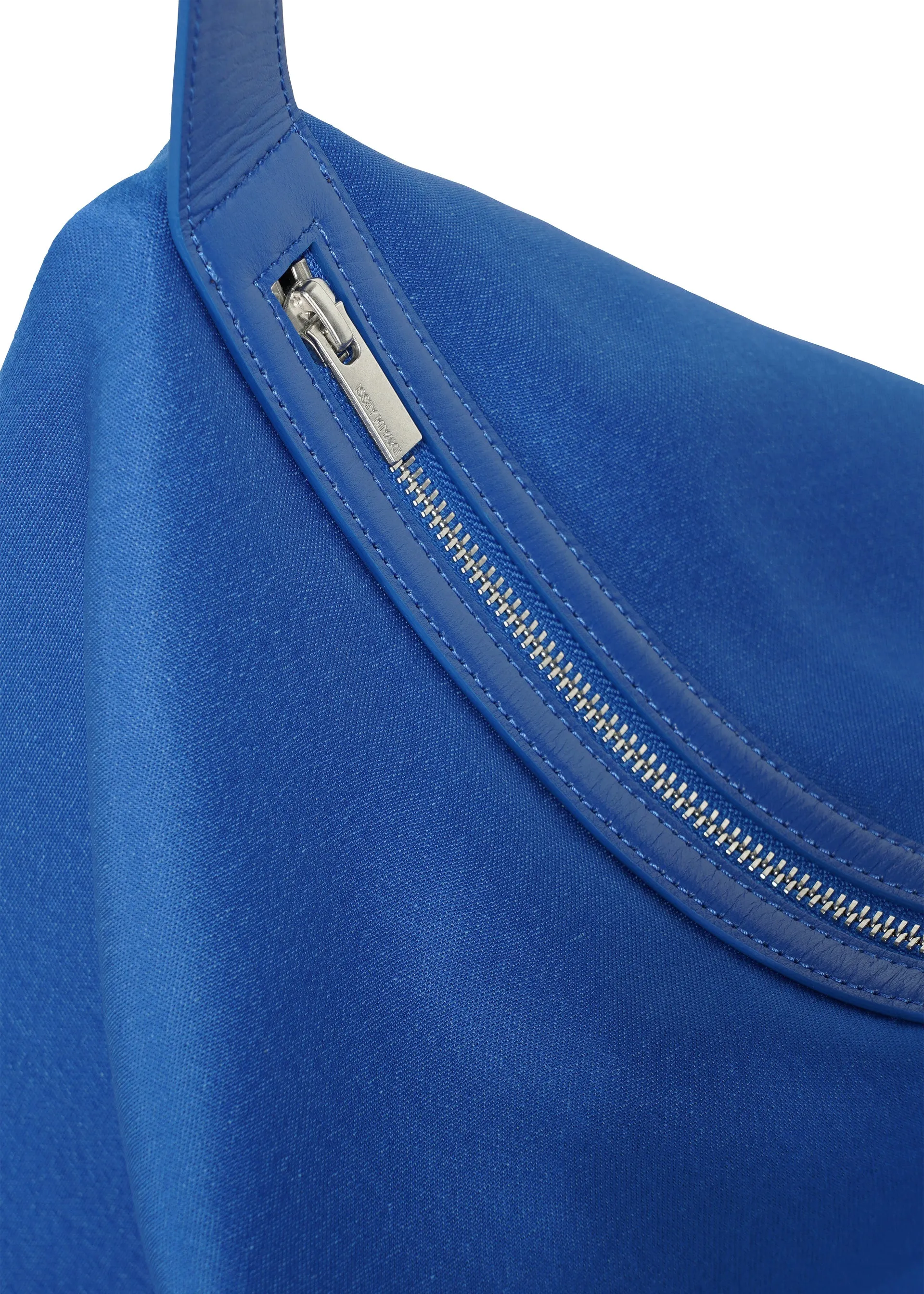 ENVELOPING SQUARE BAG sold by Issey Miyake product image thumbnail 5