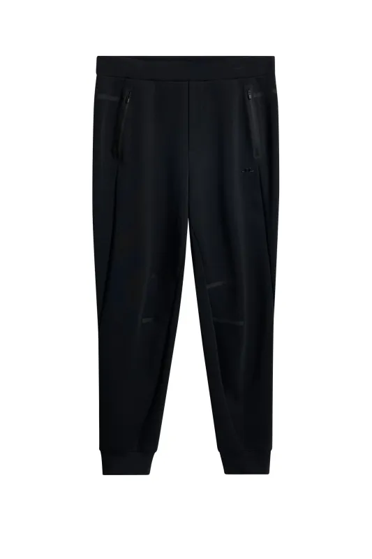 Icon Sweatpants / Black sold by J. Lindeberg