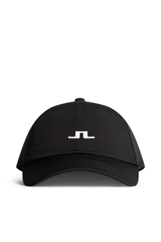 Chris Cap / Black sold by J. Lindeberg