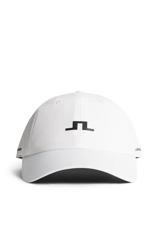 Thea Cap / White made by J. Lindeberg
