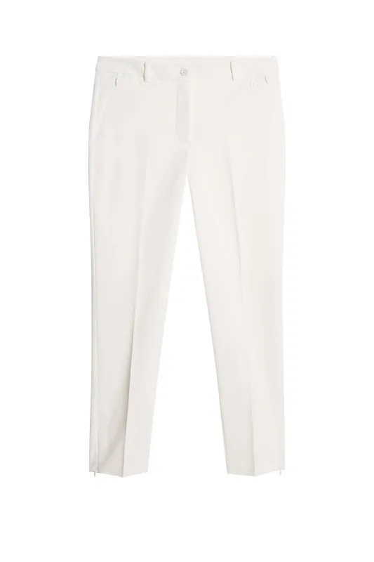 Pia Pant / White sold by J. Lindeberg