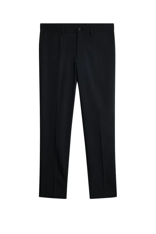 Elof Pant / Black sold by J. Lindeberg