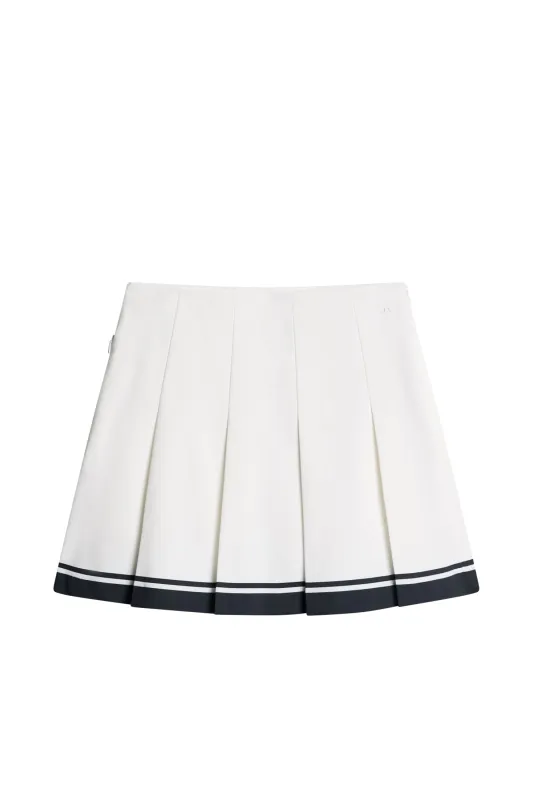 Beth skirt / White sold by J. Lindeberg