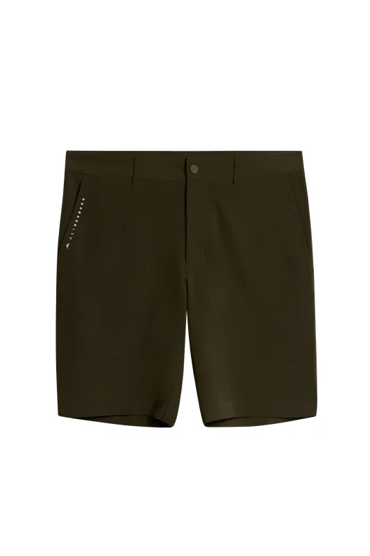 Ezra Shorts / Forest Green made by J. Lindeberg