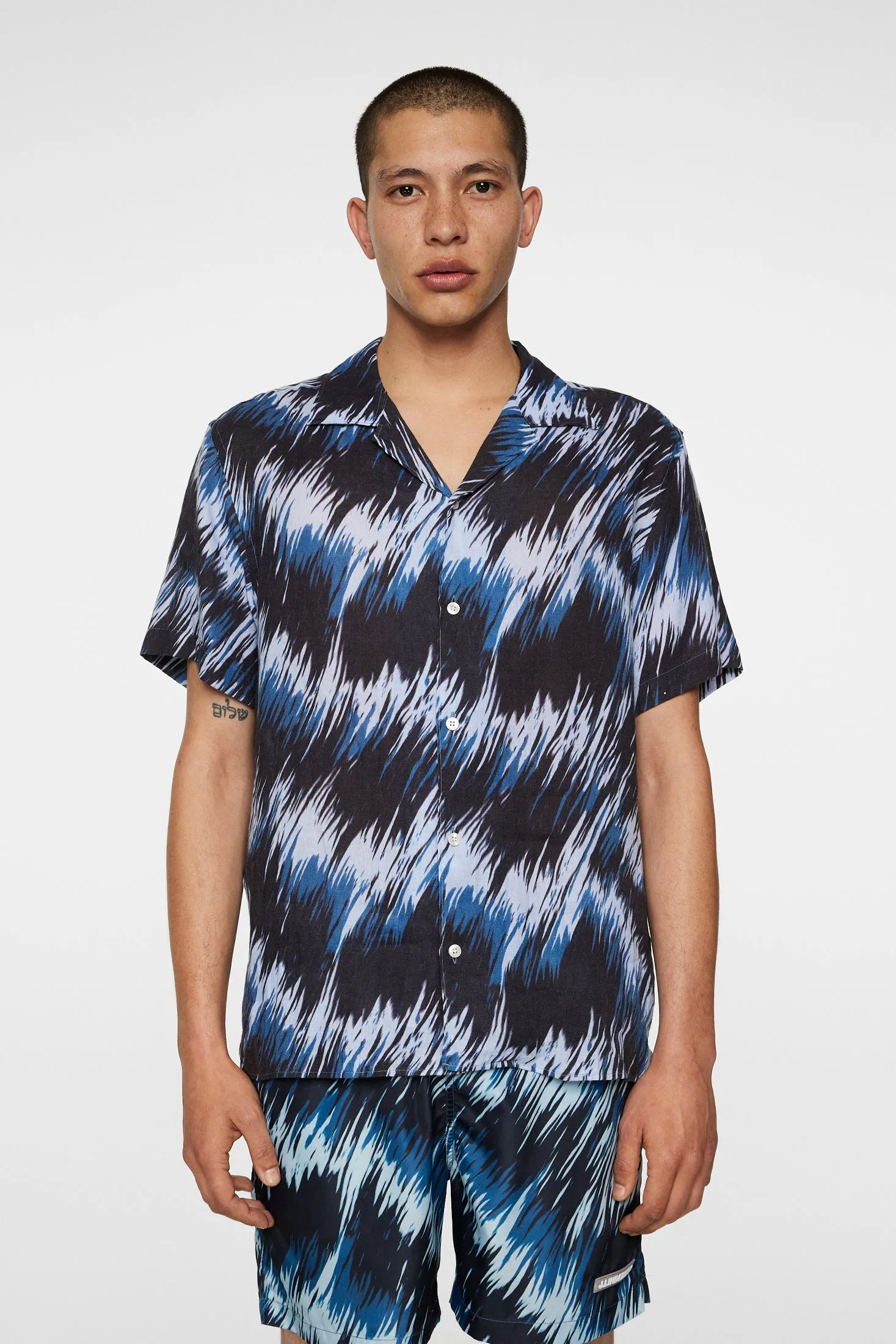 Elio Linen Printed Shirt / Thunderstorm Navy M sold by J. Lindeberg product image thumbnail 2