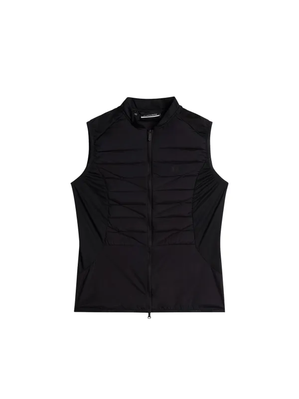 Juliana Pro Pack Vest / Black made by J. Lindeberg