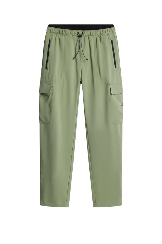 Novia Pro Pack Pant / Oil Green sold by J. Lindeberg