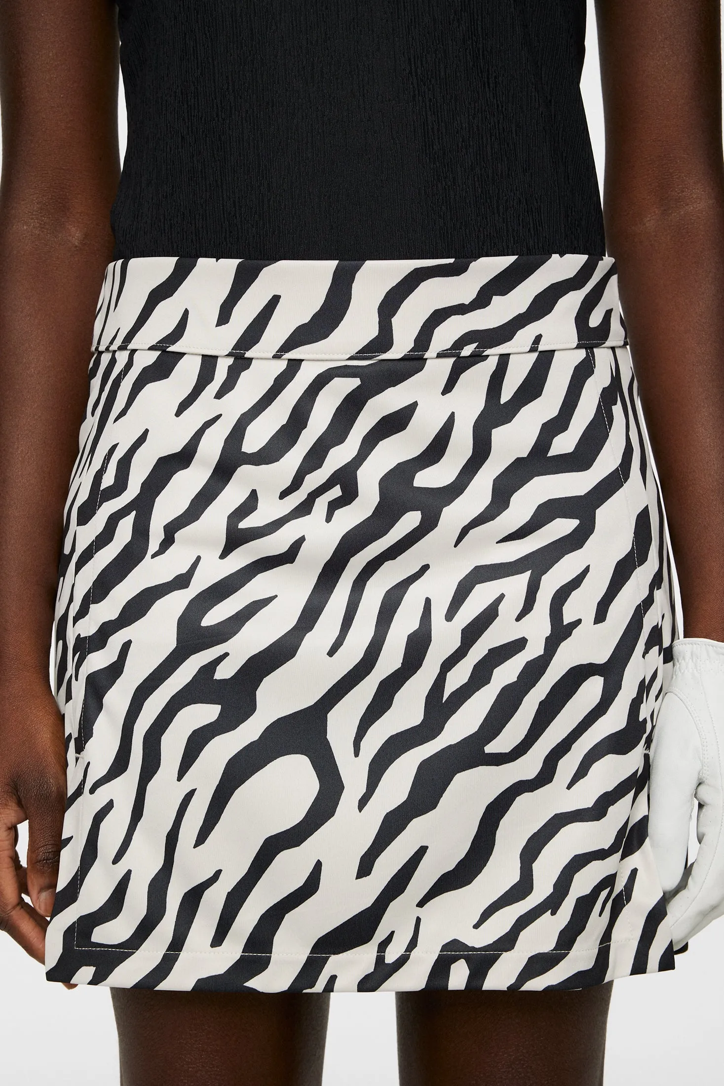 Amelie Mid Print Skirt / Tour Tiger Moonbeam M sold by J. Lindeberg product image thumbnail 5