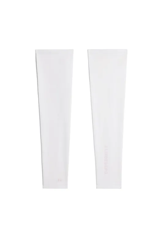 Esther Sleeve / White sold by J. Lindeberg