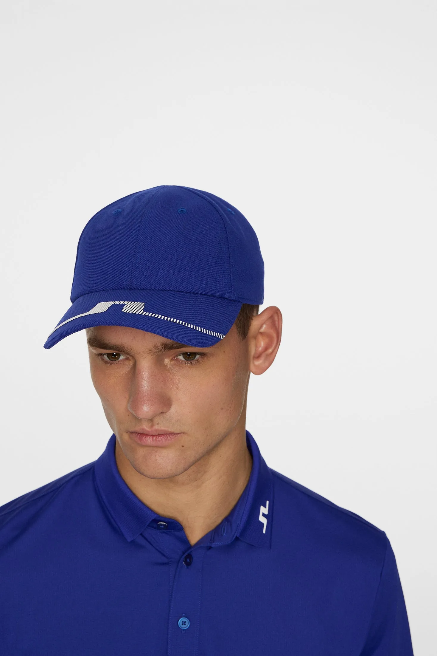 The Gradient Cap / Clematis Blue sold by J. Lindeberg product image thumbnail 3