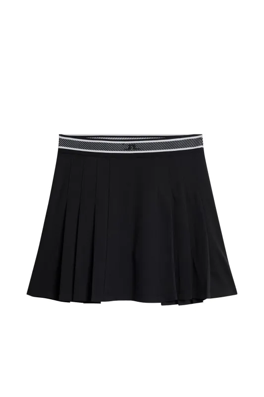 Harlow Skirt / Black sold by J. Lindeberg