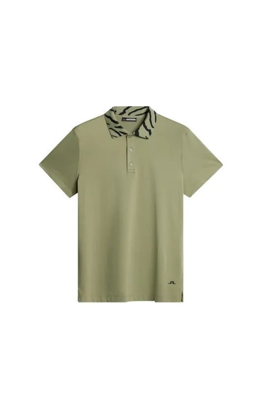 Karter Polo / Oil Green made by J. Lindeberg