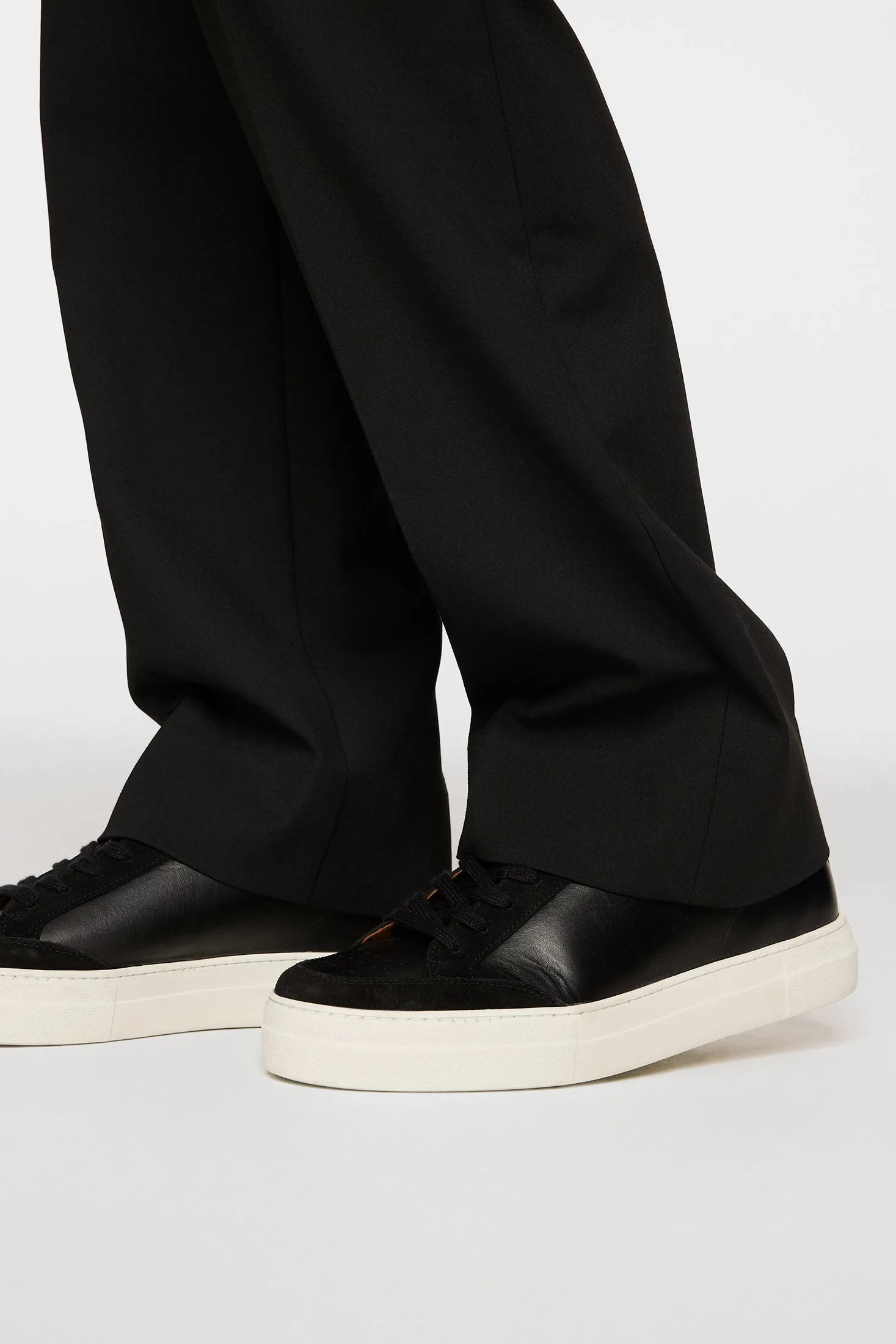 Art Signature Leather Sneaker / Black sold by J. Lindeberg product image thumbnail 3