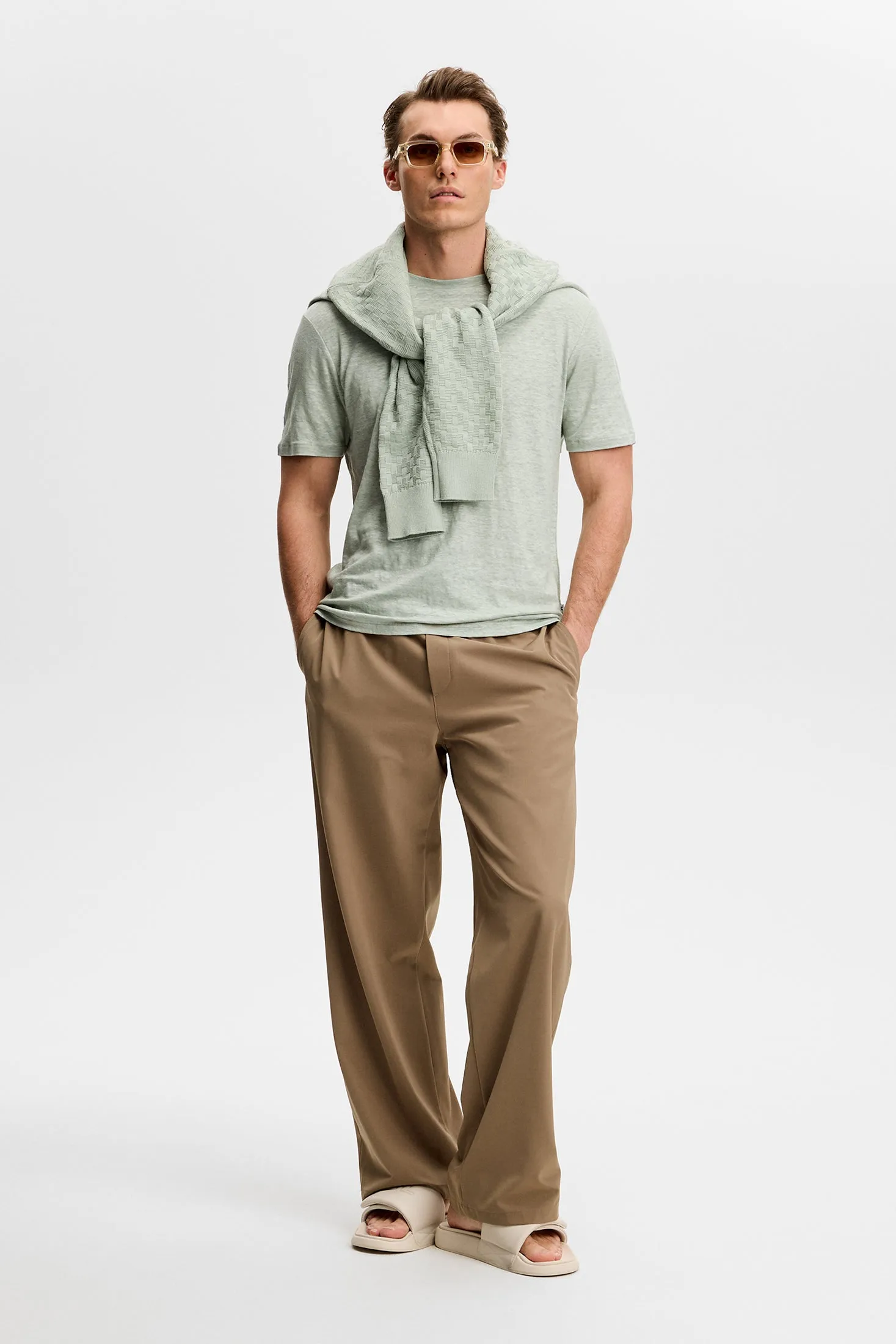 Coma Linen Tee / Jadeite sold by J. Lindeberg product image thumbnail 4