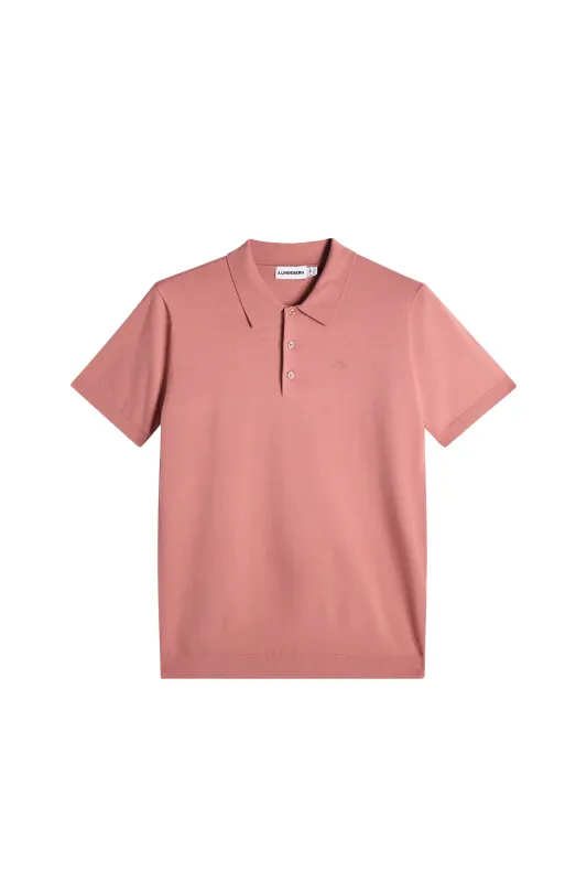 Ridge Knitted Polo / Withered Rose sold by J. Lindeberg