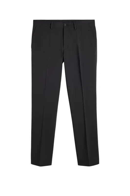 Elof Pant / Black sold by J. Lindeberg