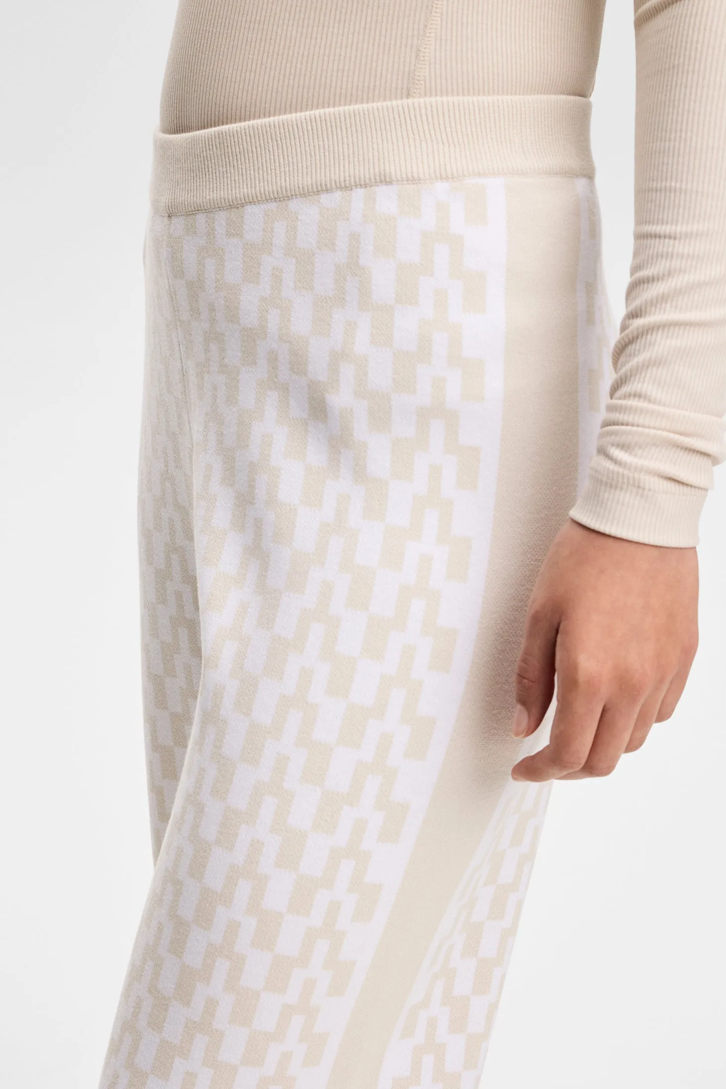 Kera Knitted Jacquard Pant / Bridge Stack Moonbeam M sold by J. Lindeberg product image thumbnail 4