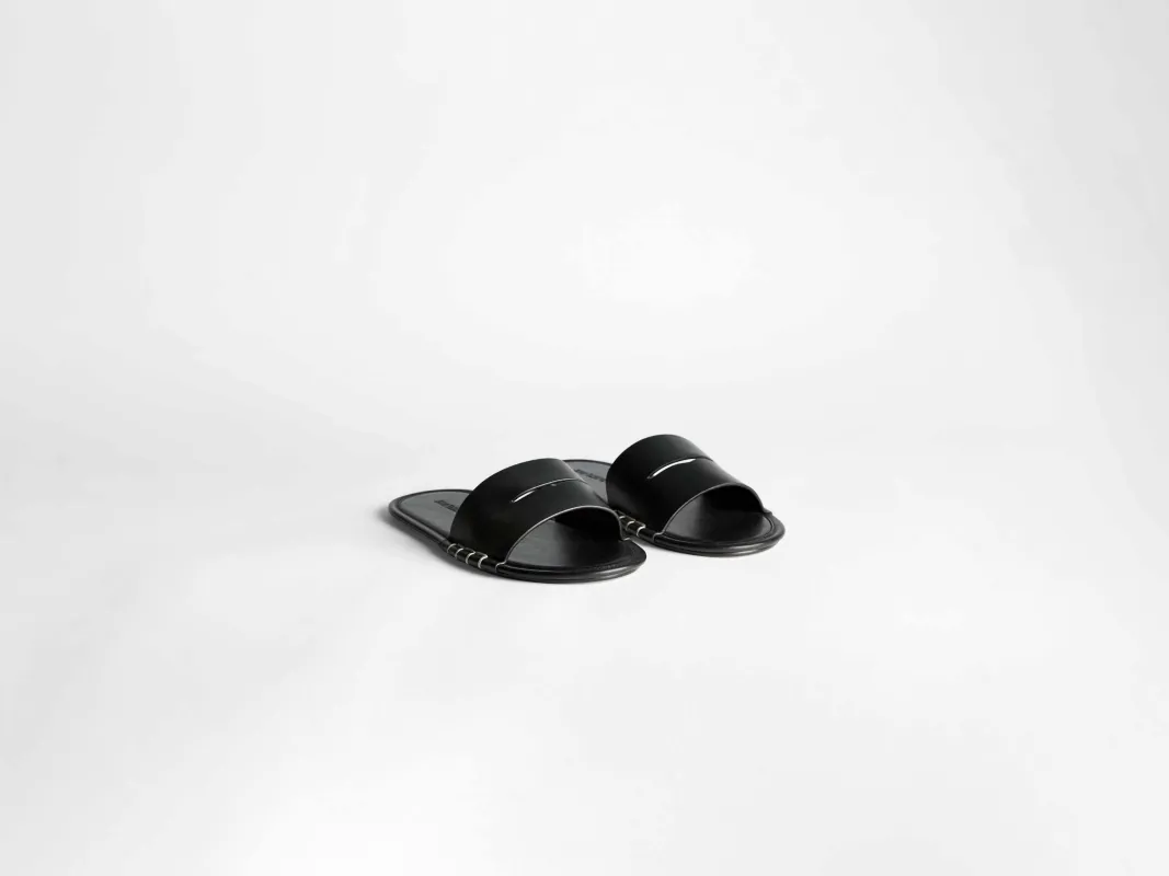 CL_LOAFER SLIDE W - BLACK_FL0009LA0268 made by J.W. Anderson