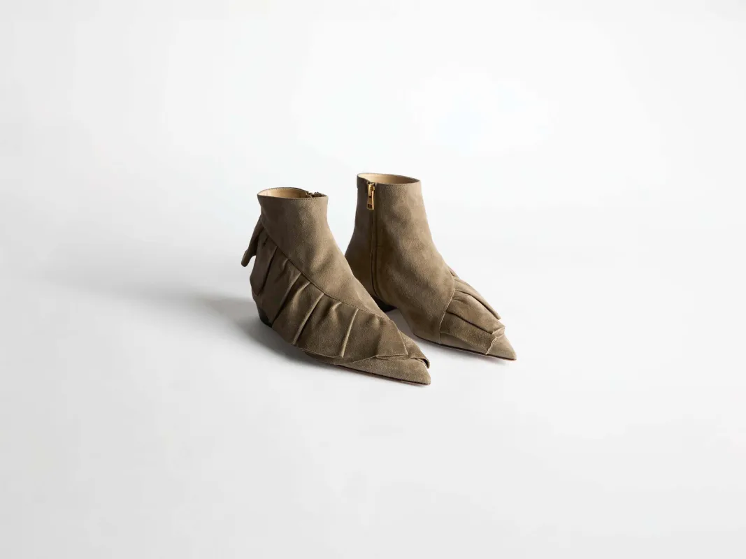 WOMENS RUFFLE BOOTS IN GREY sold by J.W. Anderson