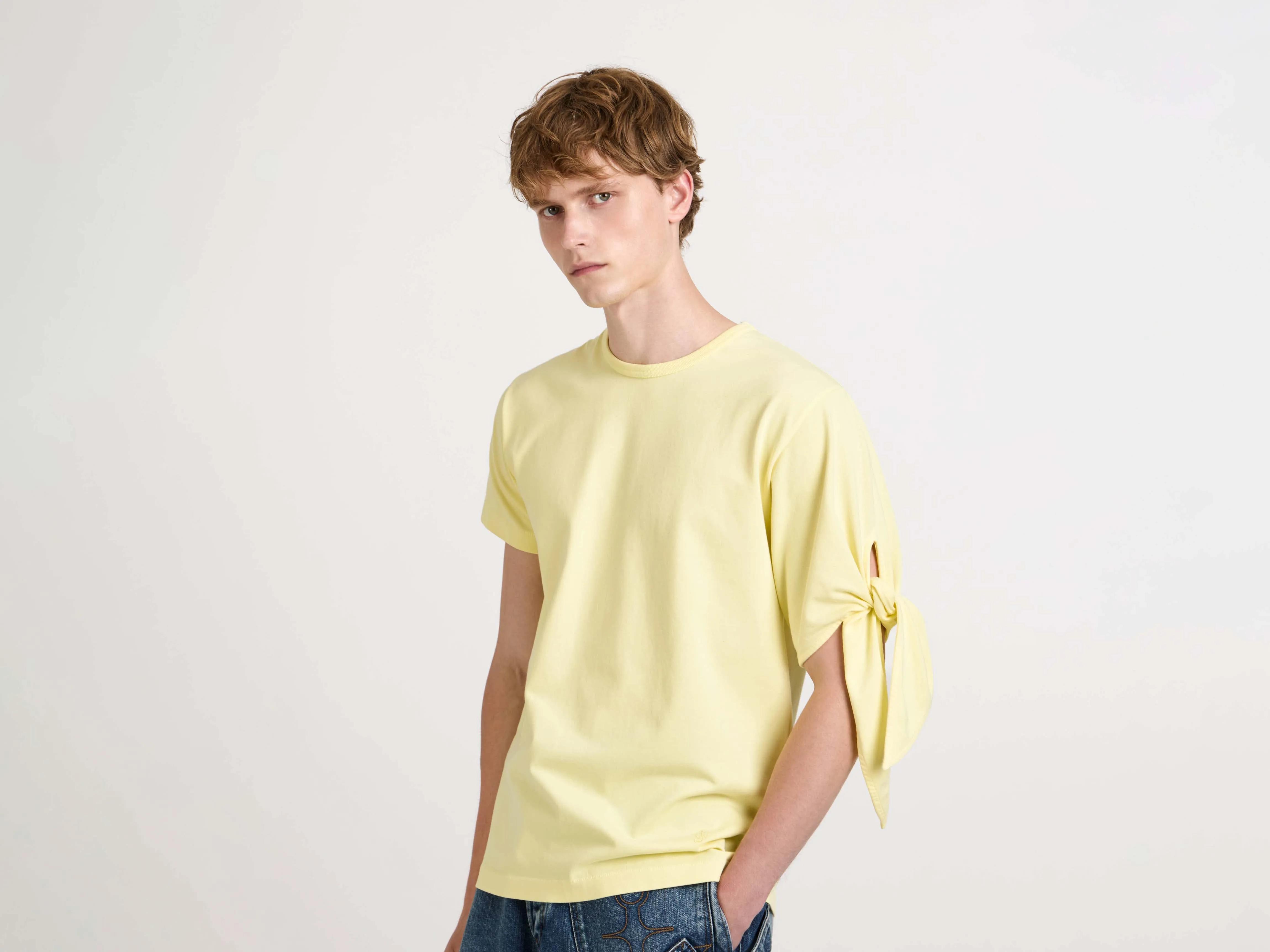 MENS KNOTTED SLEEVE T-SHIRT IN YELLOW sold by J.W. Anderson product image thumbnail 3