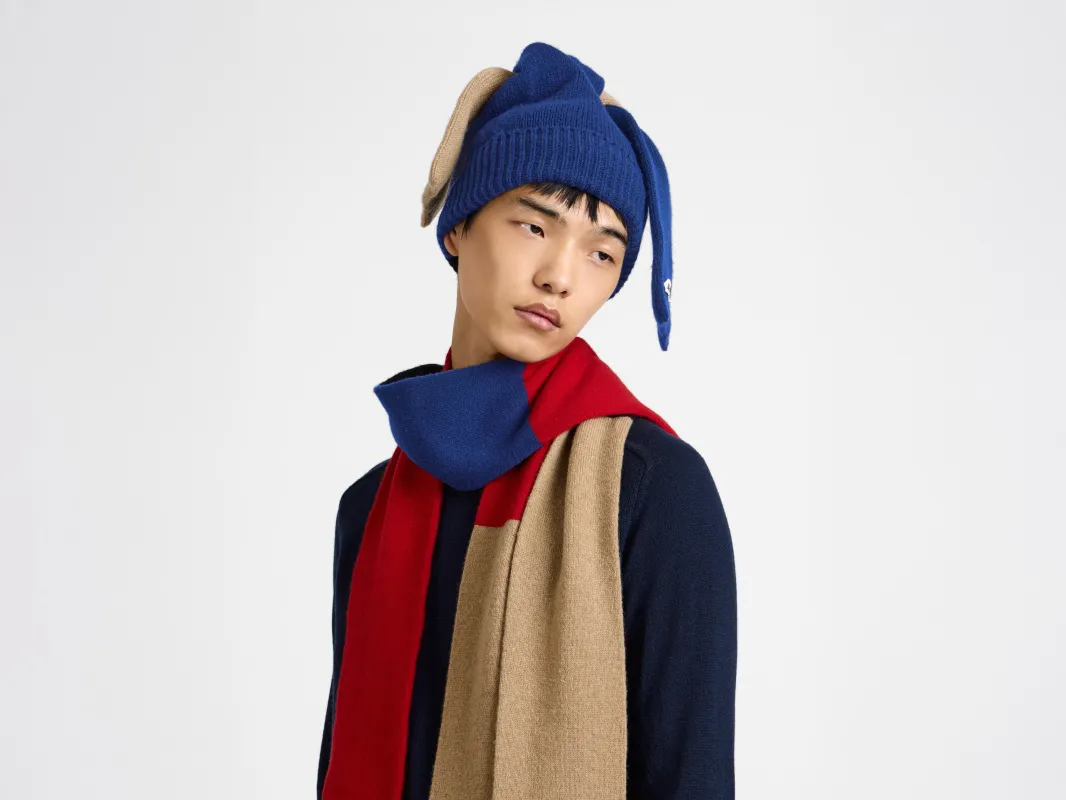KNOTTED BEANIE HAT IN NAVY made by J.W. Anderson