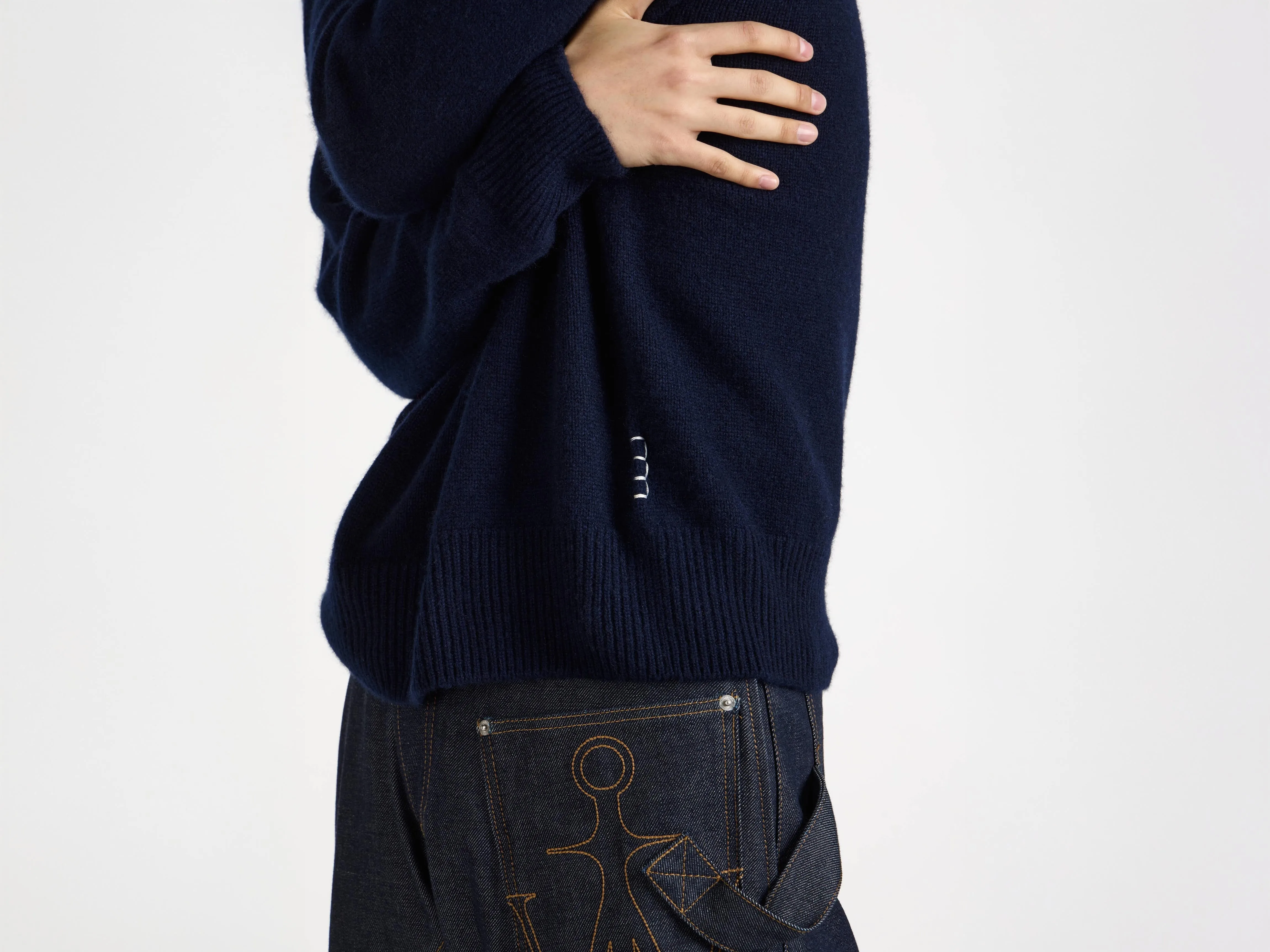 MENS V-NECK CASHMERE JUMPER IN NAVY sold by J.W. Anderson product image thumbnail 5