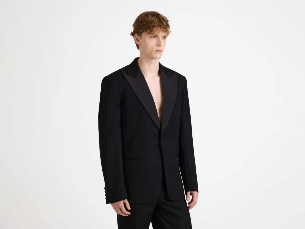 CL_TUXEDO JACKET - BLACK_JK0389PG1883 made by J.W. Anderson