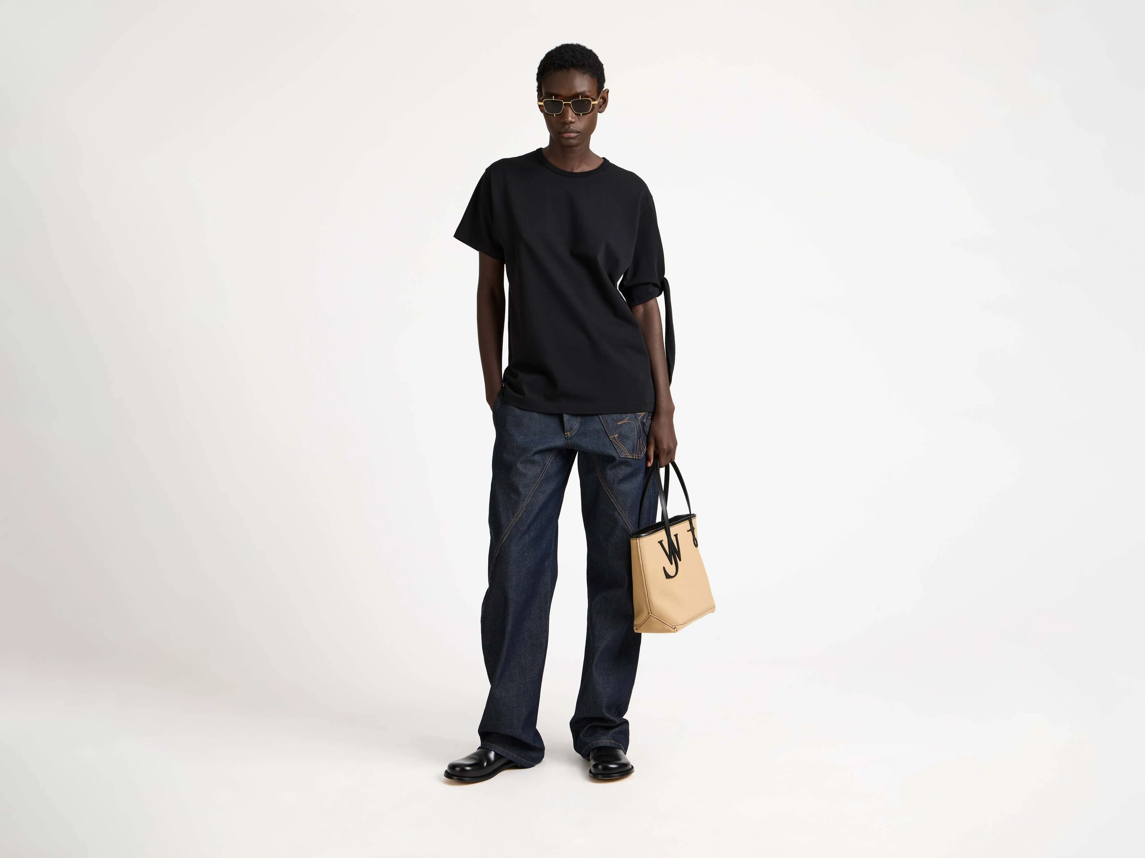 WOMENS KNOTTED SLEEVE T-SHIRT IN BLACK sold by J.W. Anderson