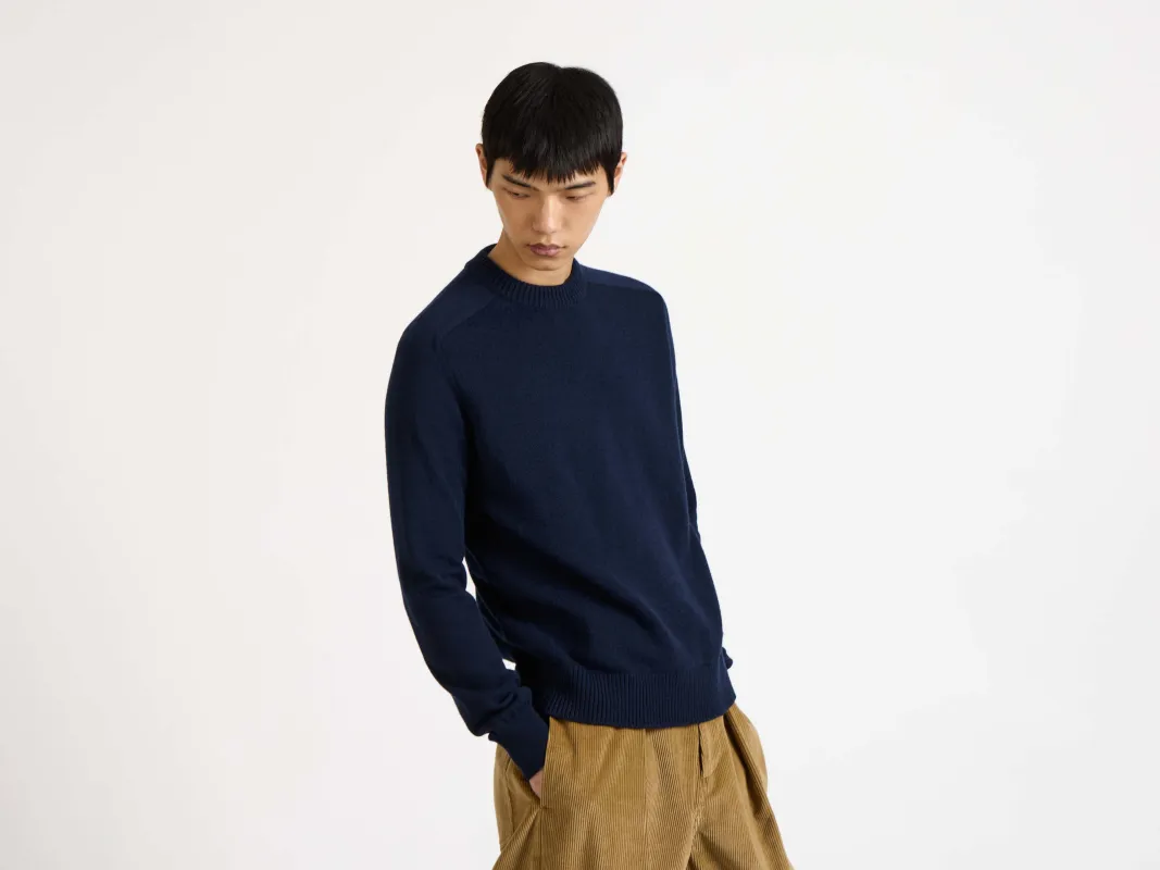 MENS RAGLAN JUMPER IN NAVY made by J.W. Anderson
