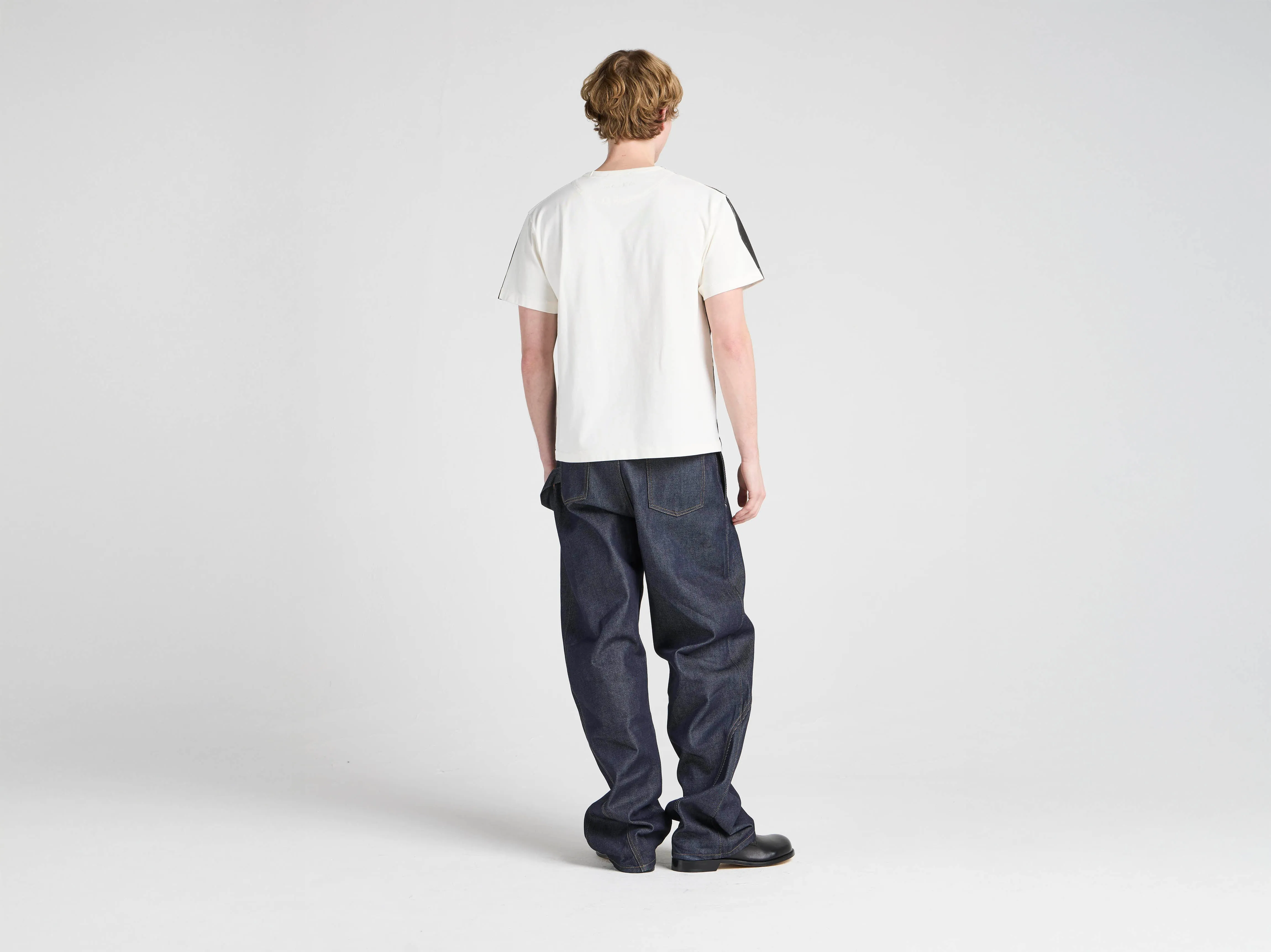 Unisex JW ANDERSON X GUINNESS BOTTLE TOP PRINT T-SHIRT IN BLACK sold by J.W. Anderson product image thumbnail 4