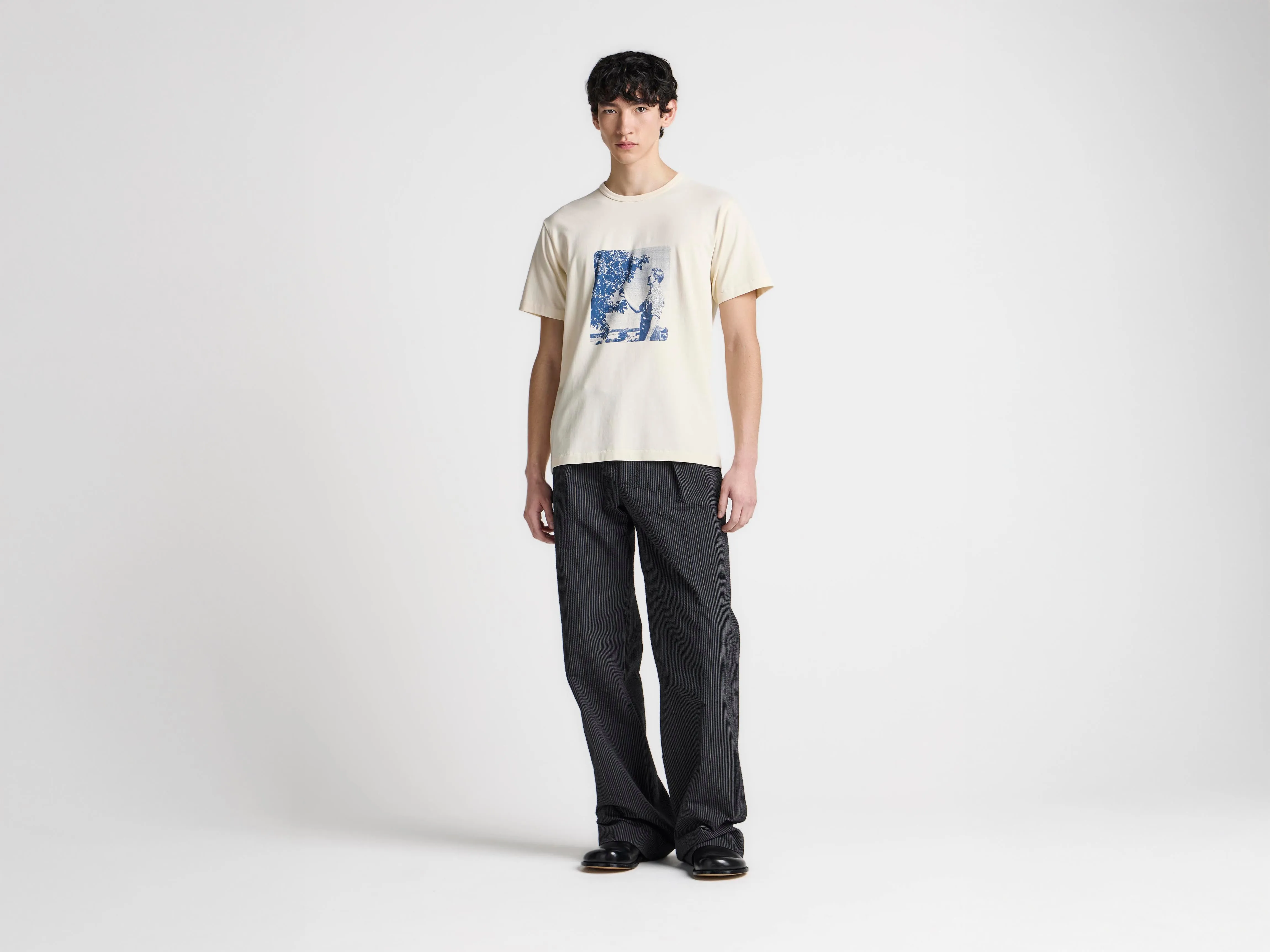 MENS PICKING FRUIT GRAPHIC PRINT T-SHIRT IN ECRU sold by J.W. Anderson product image thumbnail 3