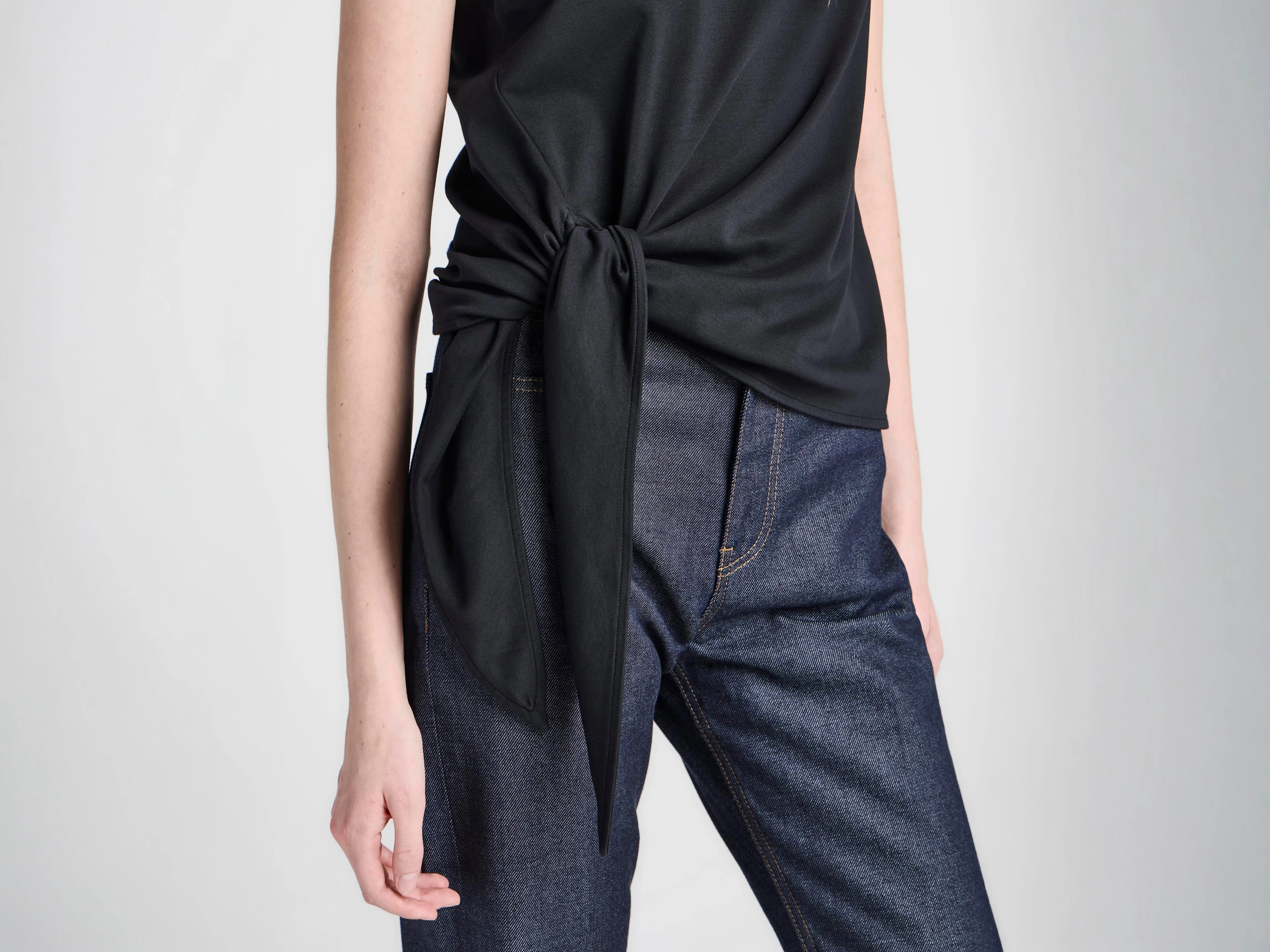 WOMENS HEM KNOT TANK TOP IN BLACK sold by J.W. Anderson product image thumbnail 3