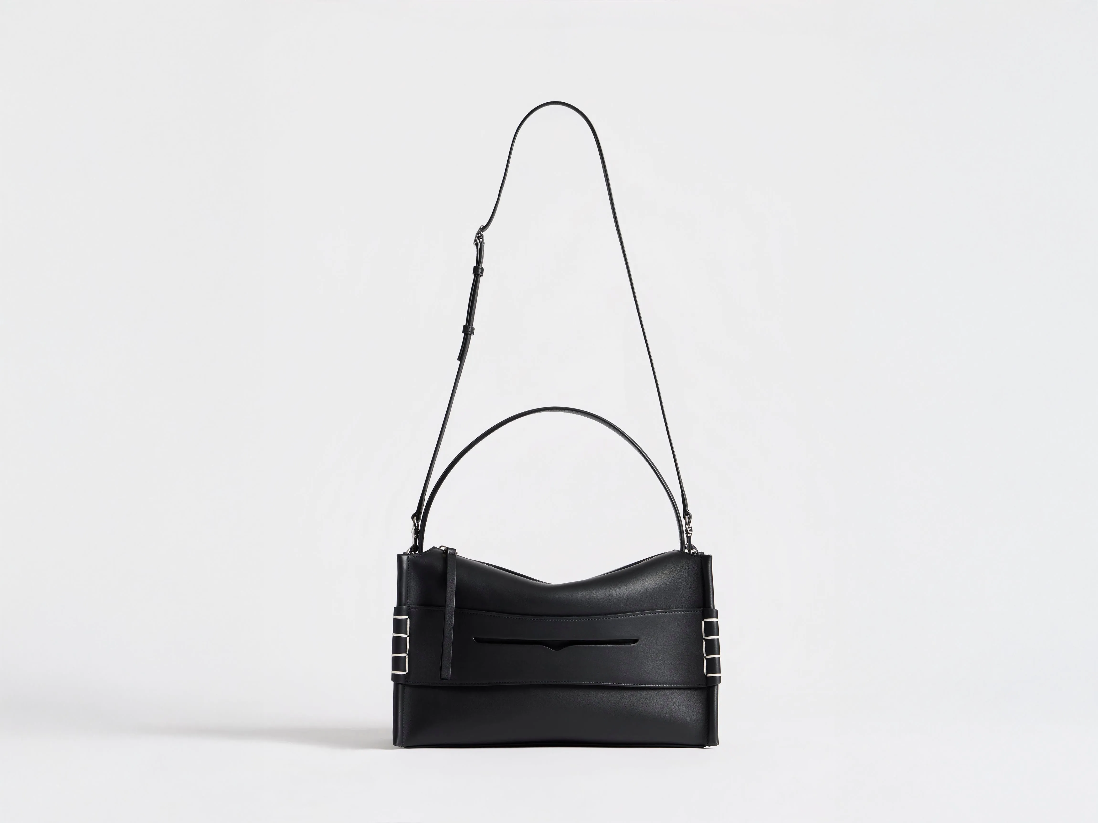 MEDIUM LOAFER BAG IN BLACK LEATHER sold by J.W. Anderson product image thumbnail 4