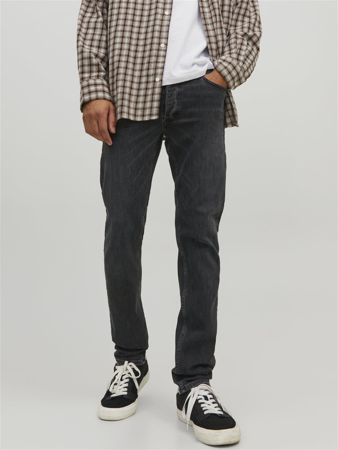 JJIMIKE JJEVAN AM 777 LID Tapered fit jeans sold by Jack & Jones