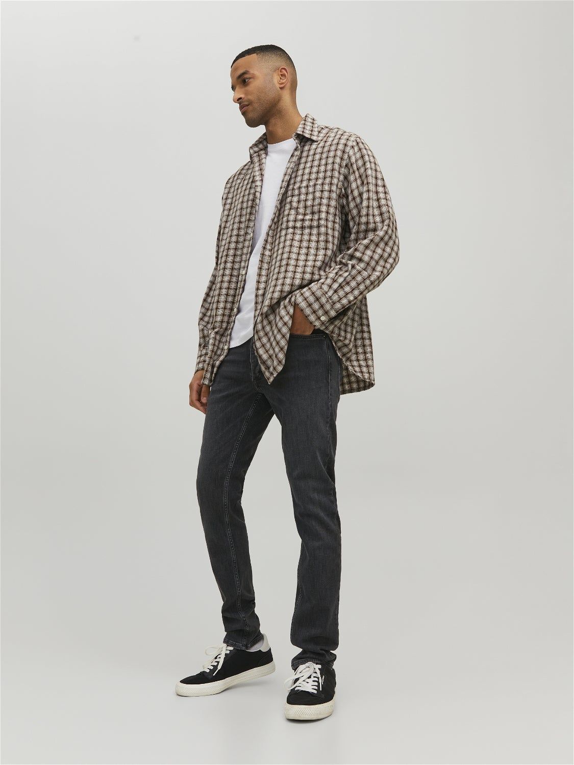 JJIMIKE JJEVAN AM 777 LID Tapered fit jeans sold by Jack & Jones product image thumbnail 5