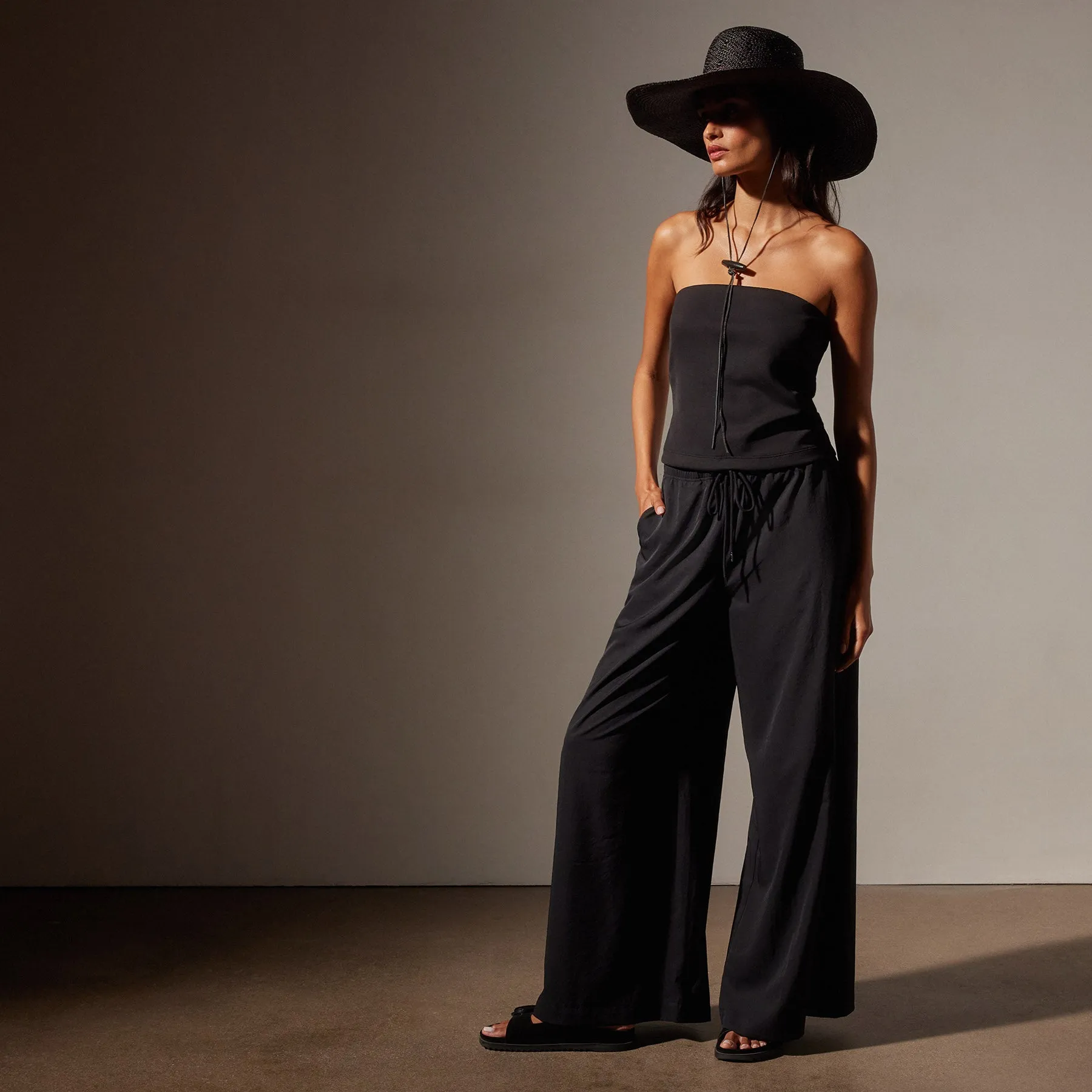 Lightweight Matte Sateen Wide Leg Pant - Black sold by James Perse