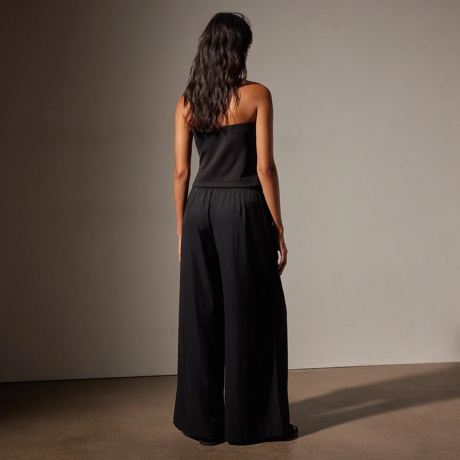 Lightweight Matte Sateen Wide Leg Pant - Black sold by James Perse product image thumbnail 4