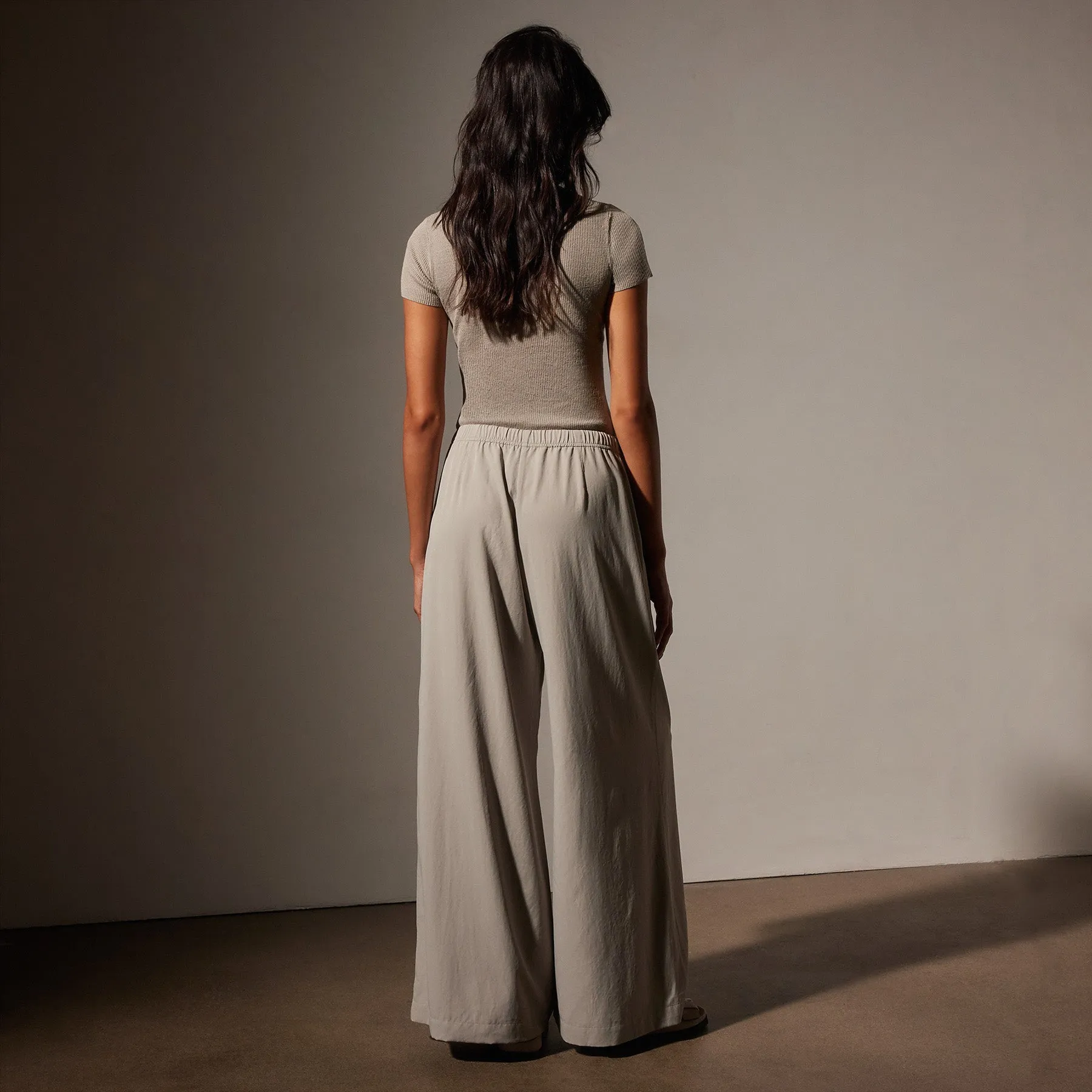 Lightweight Matte Sateen Wide Leg Pant - Mineral sold by James Perse product image thumbnail 4