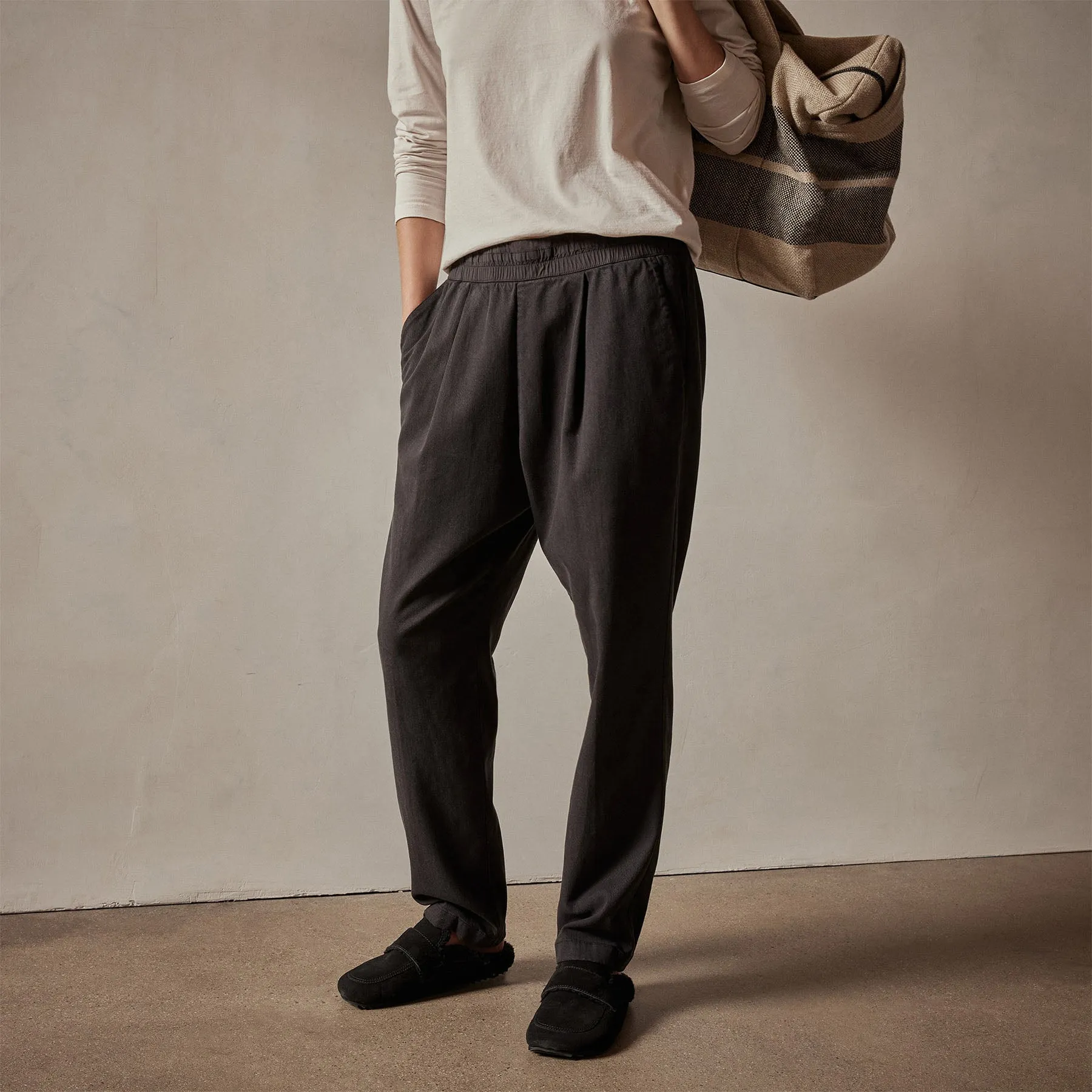 Single Pleat Relaxed Pant - Black sold by James Perse product image thumbnail 3