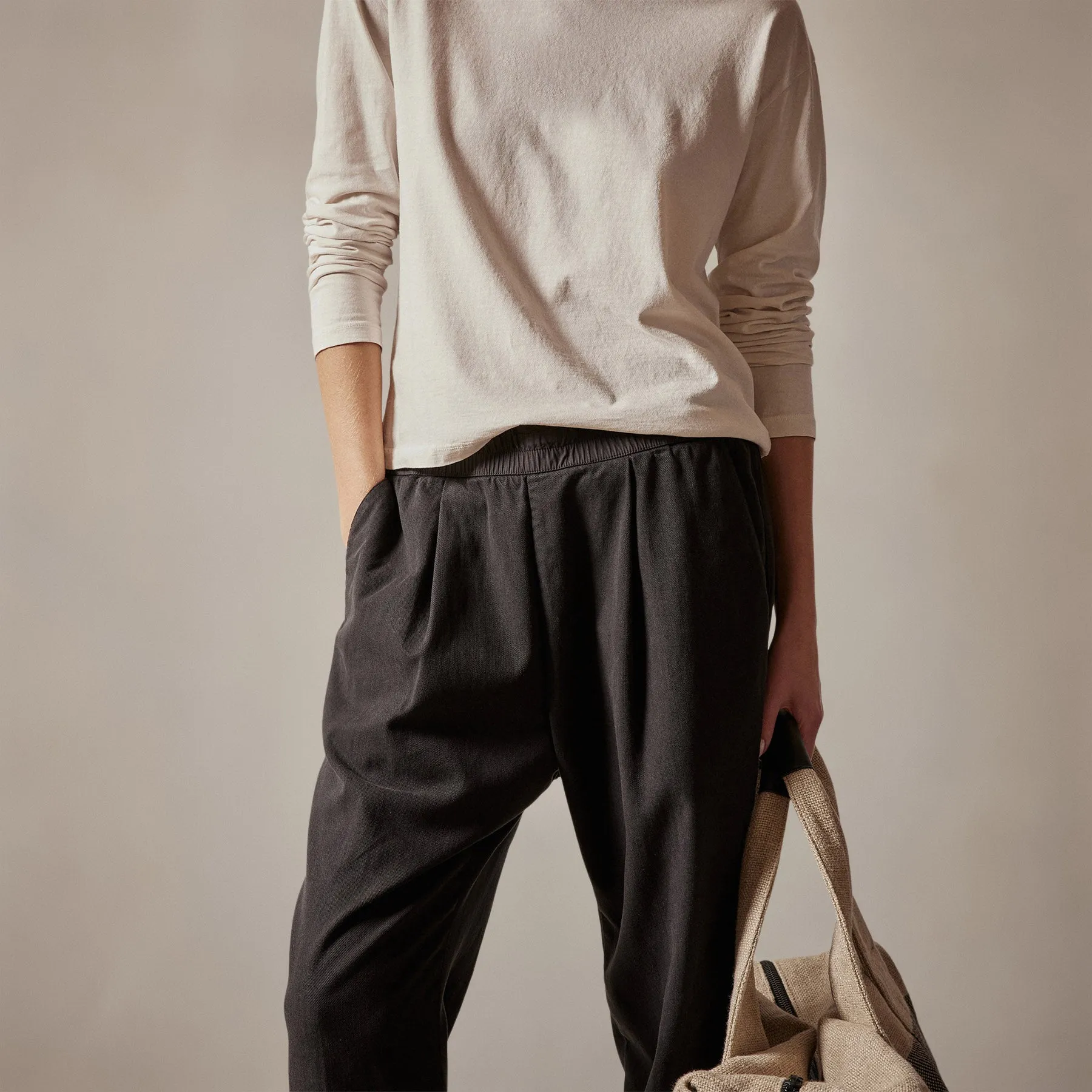 Single Pleat Relaxed Pant - Black sold by James Perse product image thumbnail 2