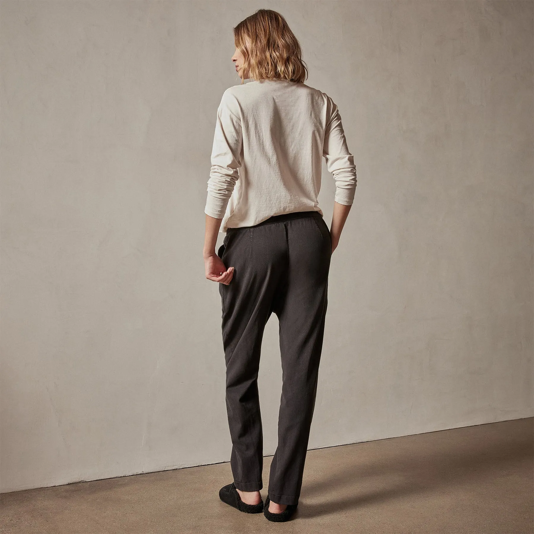 Single Pleat Relaxed Pant - Black sold by James Perse product image thumbnail 4