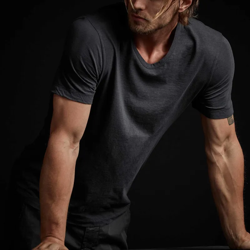 Recycled Lotus Jersey Soft V Neck - Magma made by James Perse