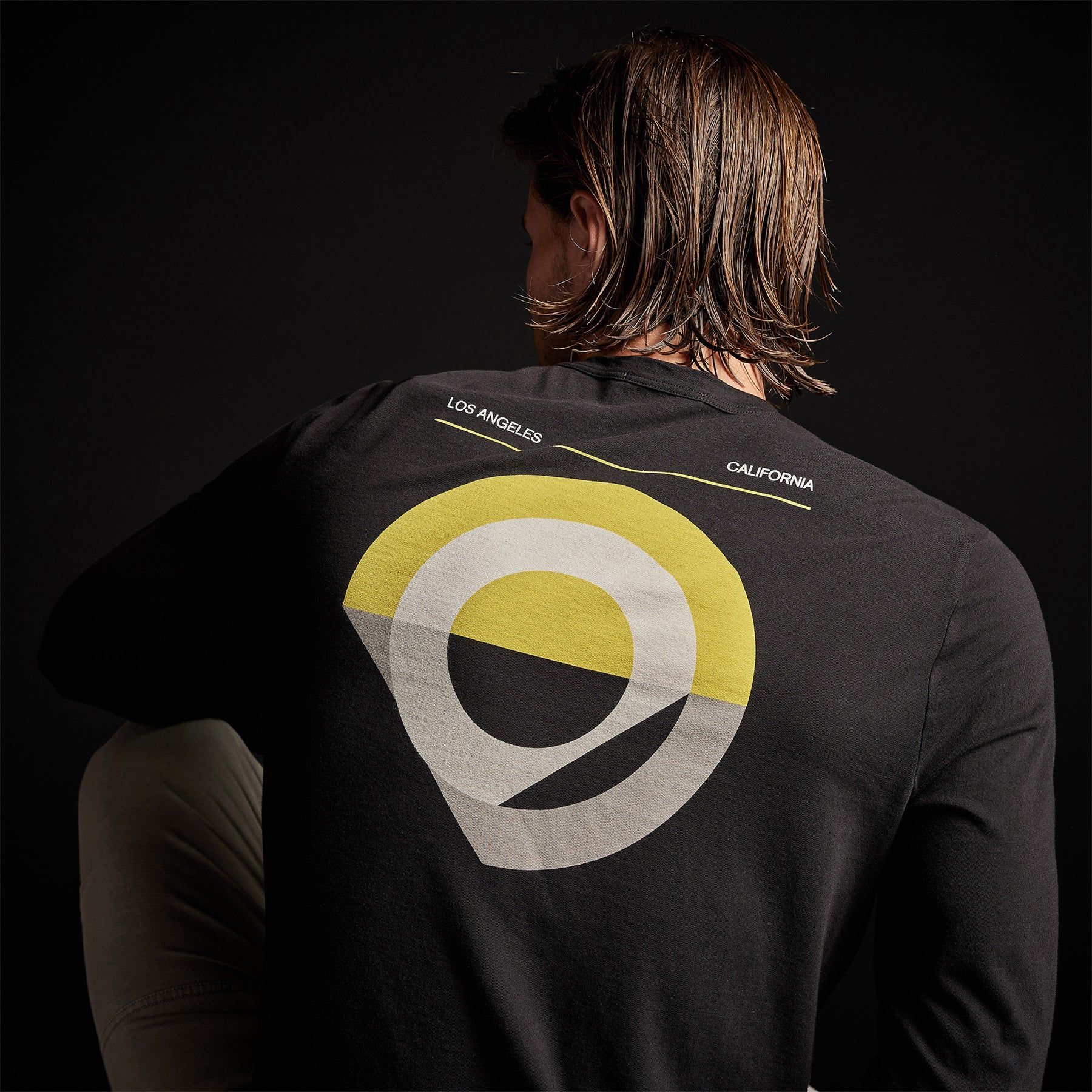 Long Sleeve Crew Neck Abstract Circle - Black sold by James Perse