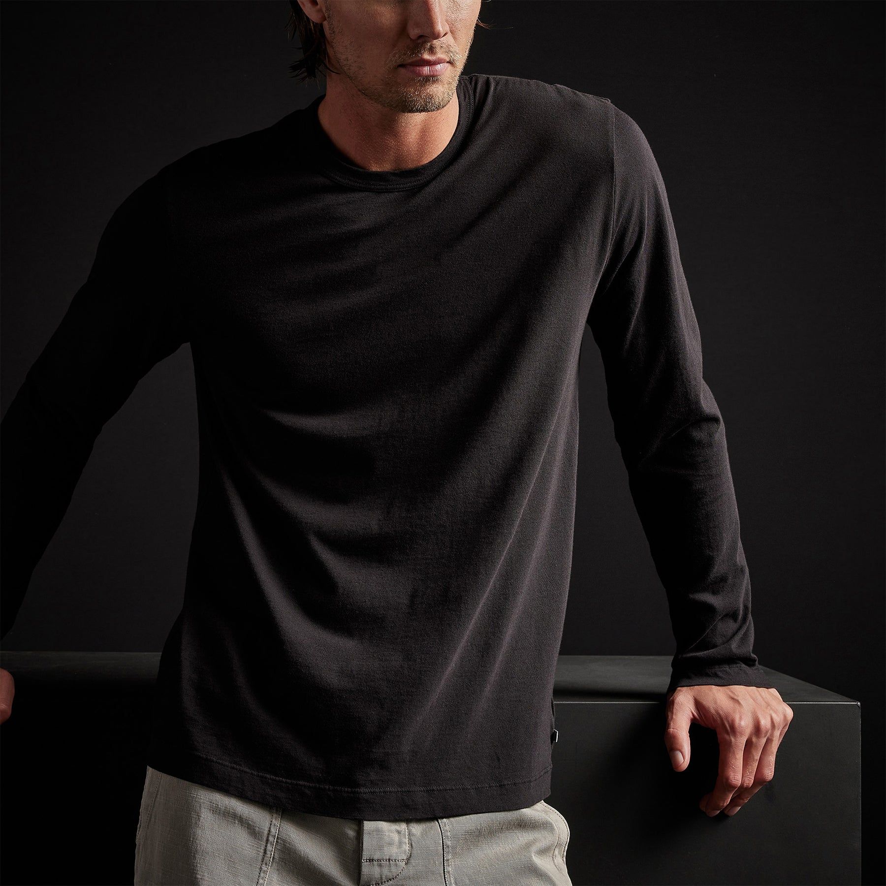 Long Sleeve Crew Neck Abstract Circle - Black sold by James Perse product image thumbnail 2