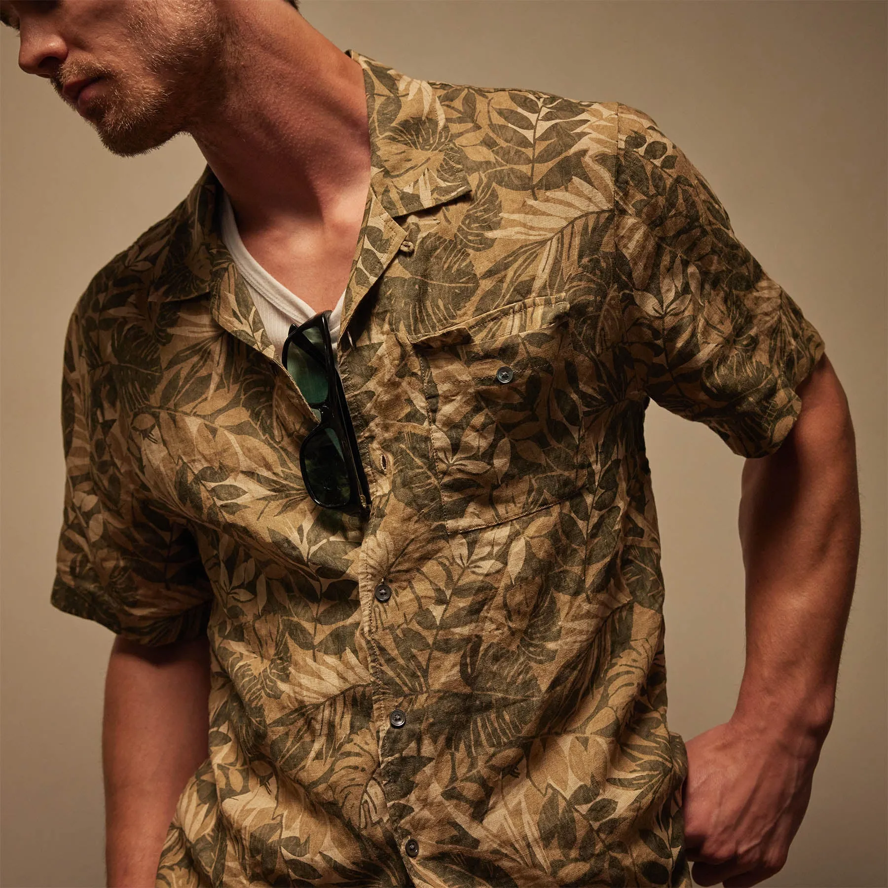 Printed Linen Short Sleeve - Palm Print sold by James Perse product image thumbnail 2