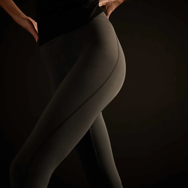 Spiral Seam Legging - Carbon/Grey sold by James Perse